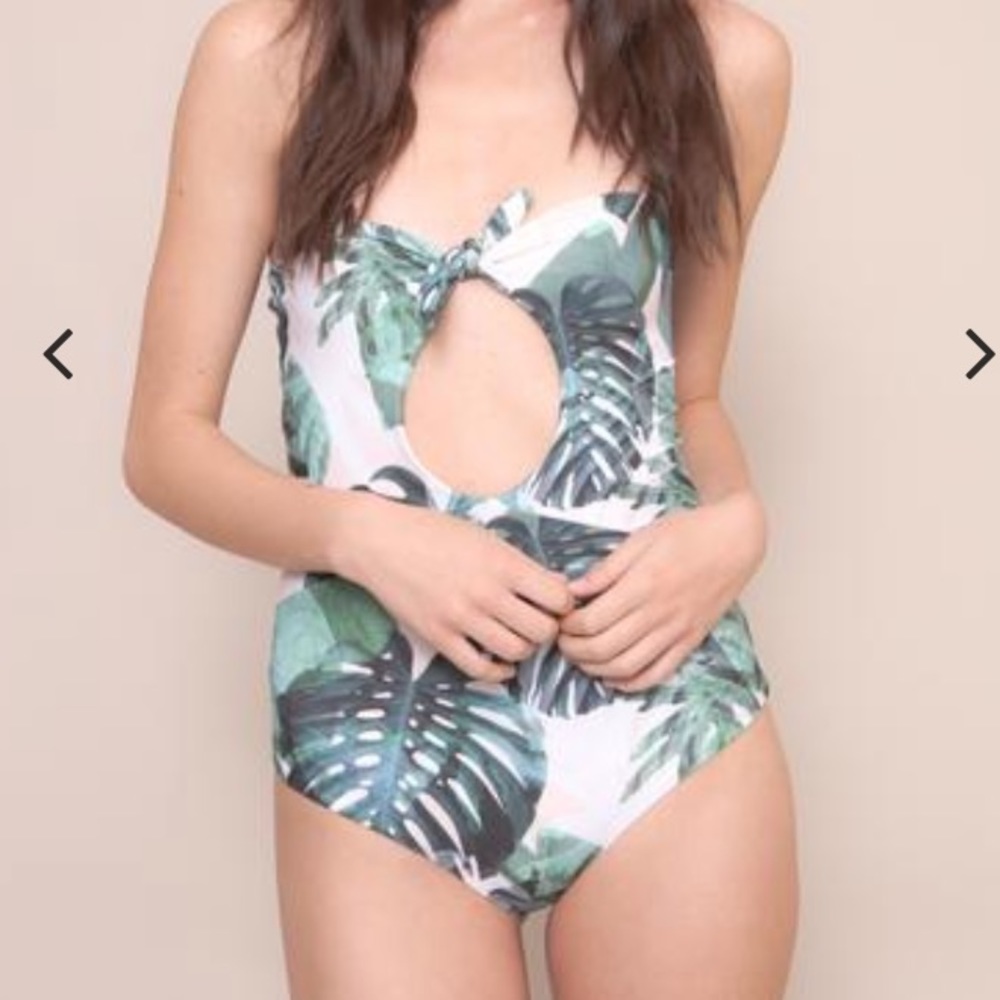 STONE FOX SWIM Monster Fruit Chai One Piece Swim M